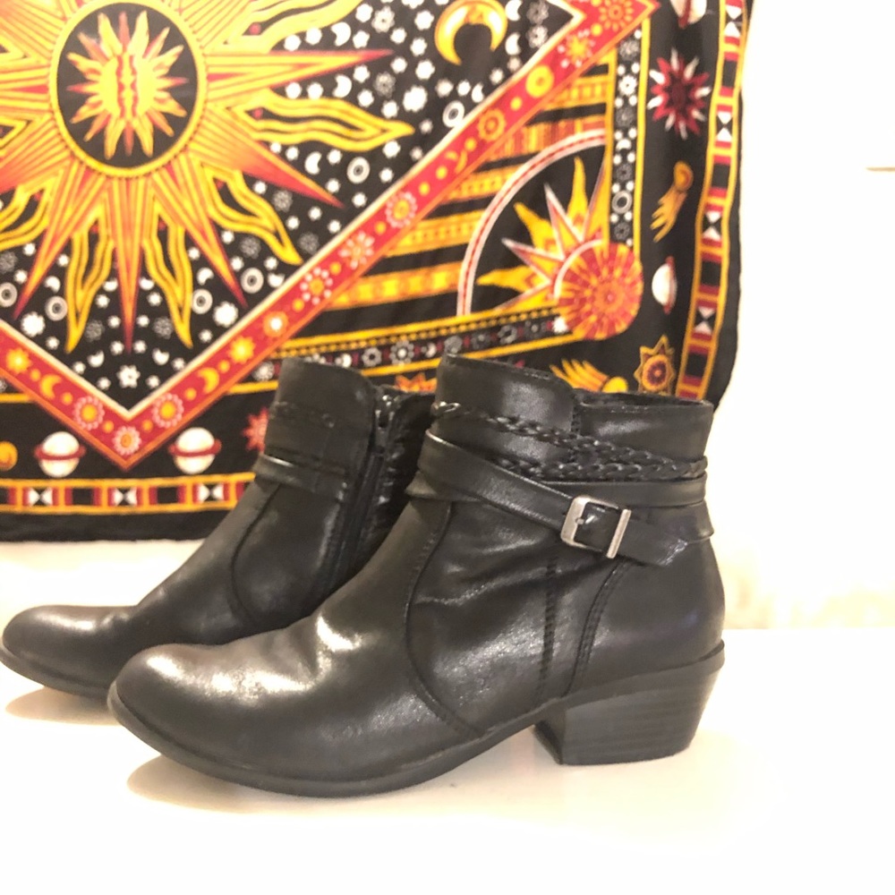 Small black boot
